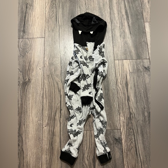 Halloween Bat Print Baby Onesie - Picture 3 of 4